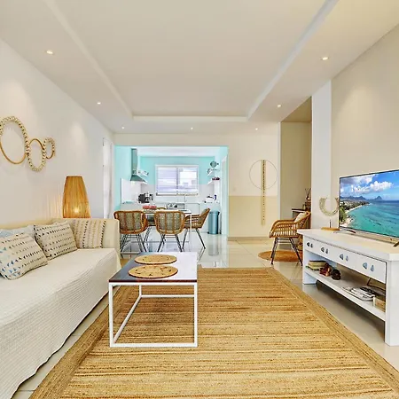 Eureka-Sur-Mer Stylish & Cosy Apartment, 100 Mts From Beach, Pool Riviere Noire Exterior photo