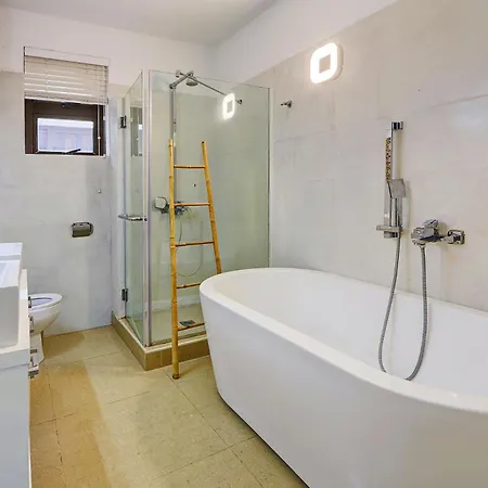 Eureka-Sur-Mer Stylish & Cosy Apartment, 100 Mts From Beach, Pool Riviere Noire Exterior photo